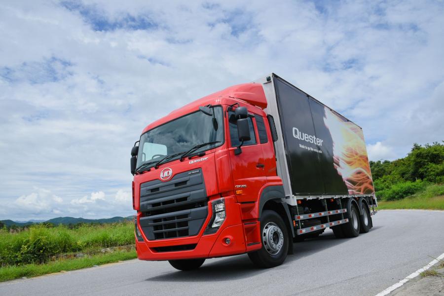  UD Trucks Quester CDE 6x2 Cargo 2013 года  (фото 1 из 1)